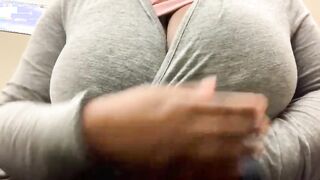 Jiggle jiggle! Watch my huge boobs jiggle!