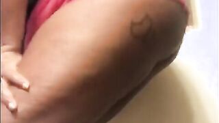 Bbw shaking ass